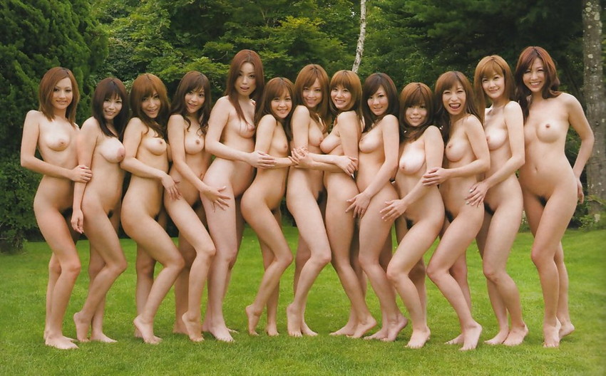 【集団ヌードエロ画像】ハーレムセックスしたくなる大量の美女達が全裸で誘惑してくれてる集団ヌードのエロ画像集！ww【80枚】 74