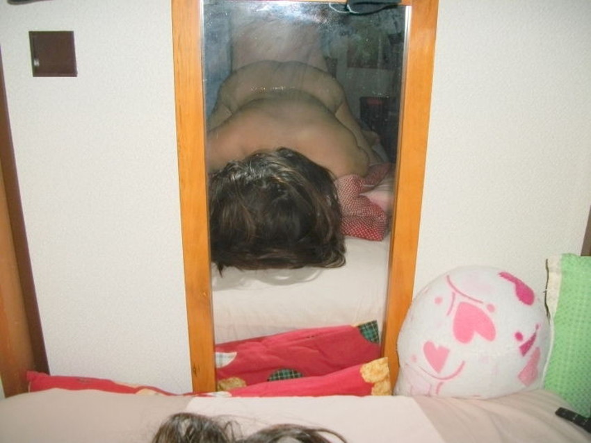 【鏡越しセックスエロ画像】鏡におまんこ移してセックスを観察している鏡越しセックスのエロ画像集！ww【80枚】 16