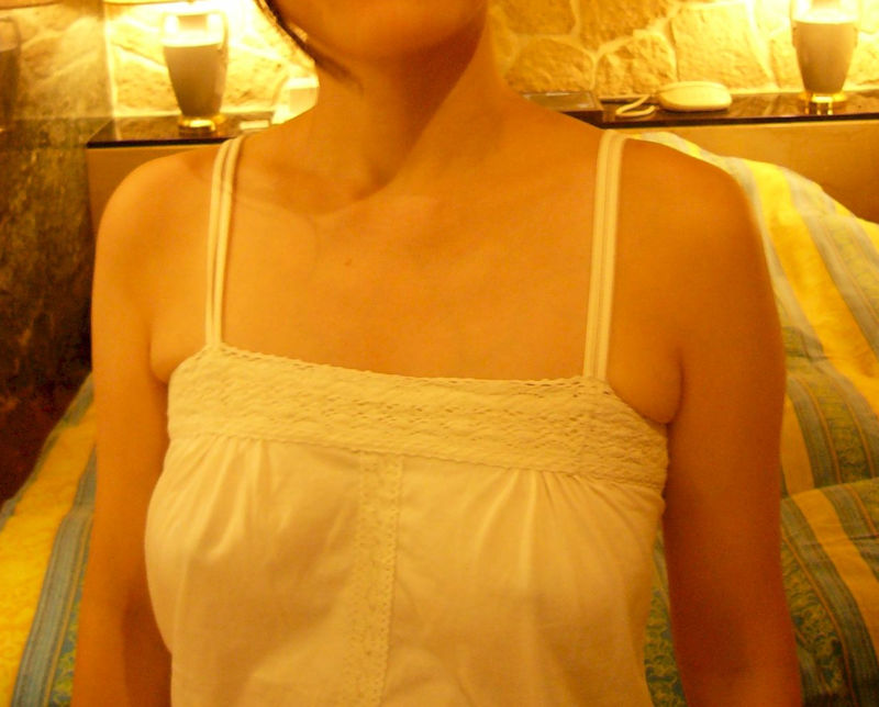 【キャミソールエロ画像】キャミソールの激カワ娘が胸チラしたりノーブラで胸ポチしてる姿が最高にエロすぎるキャミソールのエロ画像集ww【80枚】 54