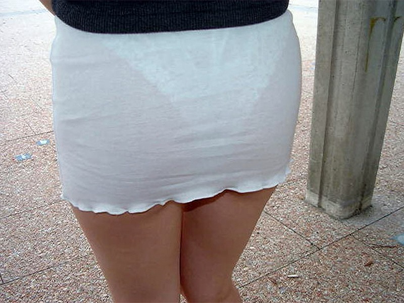 【透けスカートエロ画像】スカート透けてパンティー丸見えなのに気づかない素人女子たちの透けスカートのエロ画像集！ww【80枚】 02