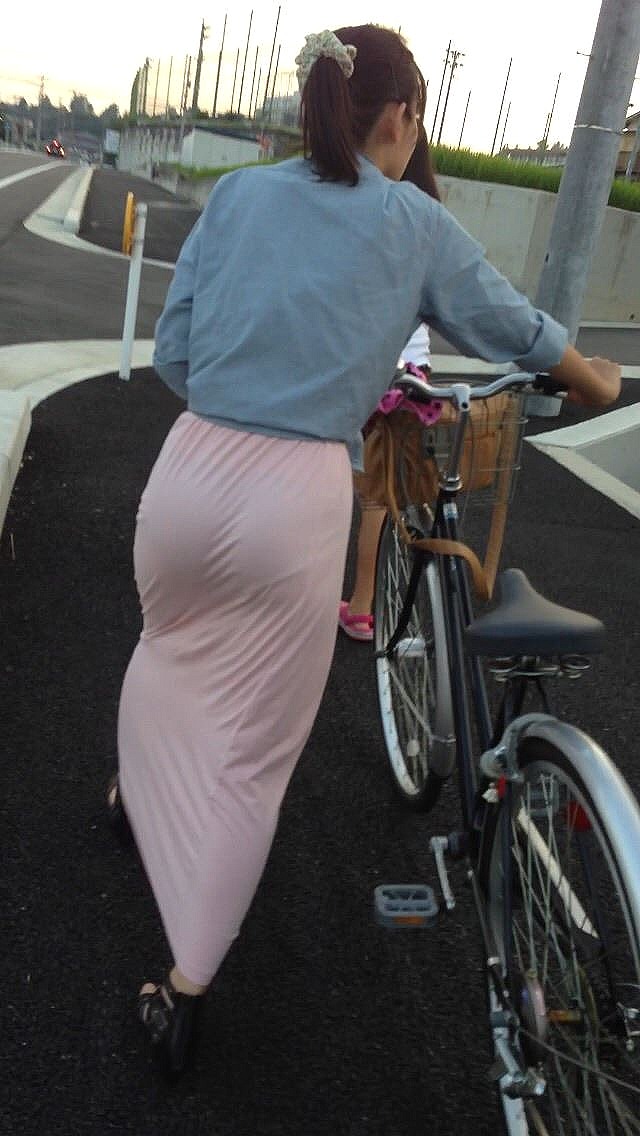 【透けスカートエロ画像】スカート透けてパンティー丸見えなのに気づかない素人女子たちの透けスカートのエロ画像集！ww【80枚】 16