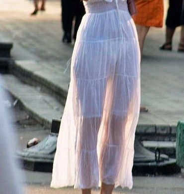 【透けスカートエロ画像】スカート透けてパンティー丸見えなのに気づかない素人女子たちの透けスカートのエロ画像集！ww【80枚】 49