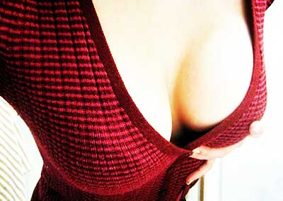 【ニット乳エロ画像】爆乳をキツキツのセーターでアピールして着衣巨乳がエロ過ぎるニット乳のエロ画像集！ww【80枚】