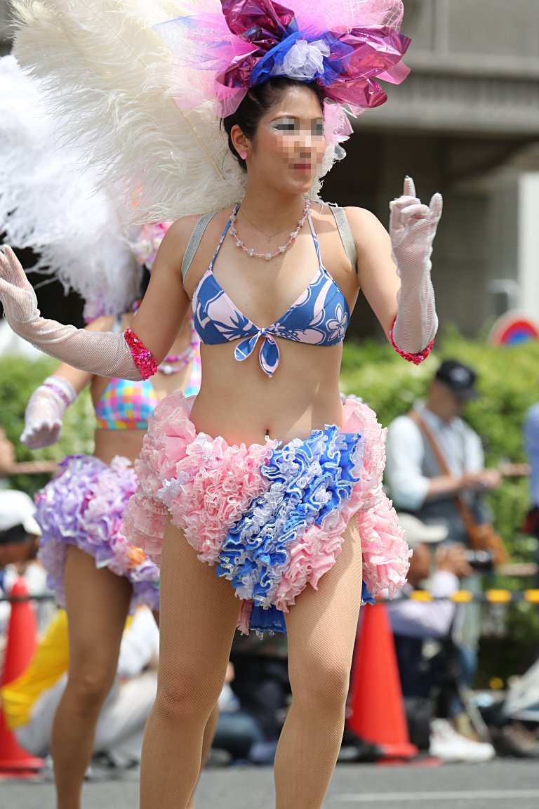 【サンバエロ画像】日本にもあった！下着同然で踊りまくりのサンバ祭り！ 40