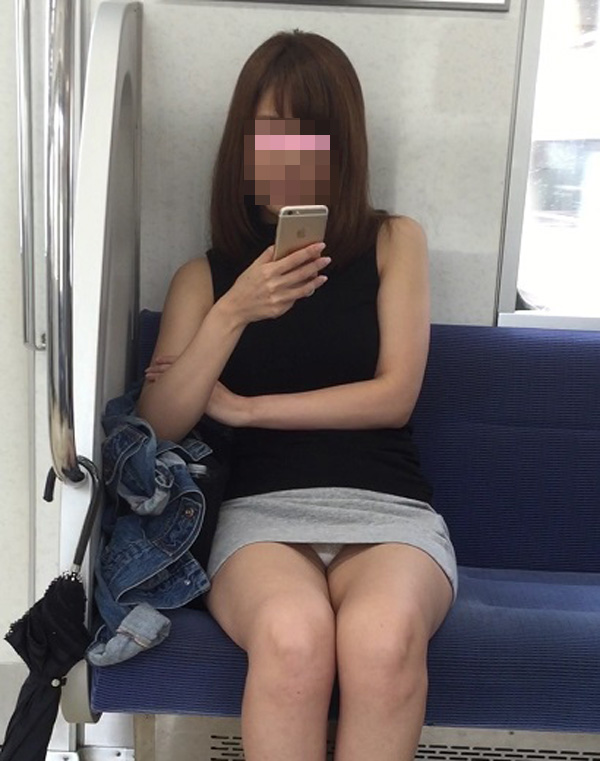 【電車内盗撮エロ画像】電車内でパンチラしている女子見つけたから撮ったったｗ 04