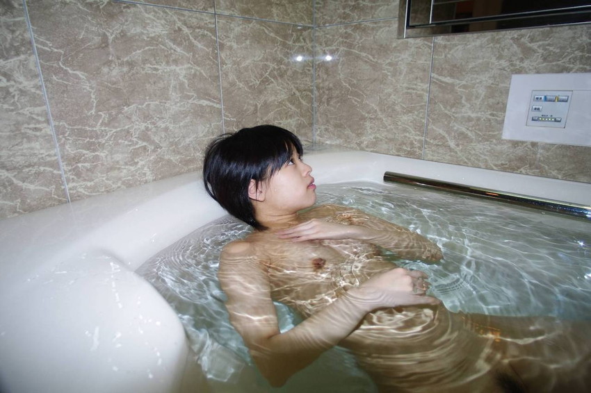 【入浴エロ画像】入浴中の女の子はオールヌード！全裸って素晴らしいｗｗｗ 02