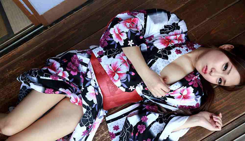 【和服エロ画像】日本古来の民族衣装をまとった女の子のエロ画像にフル勃起不可避！ 44